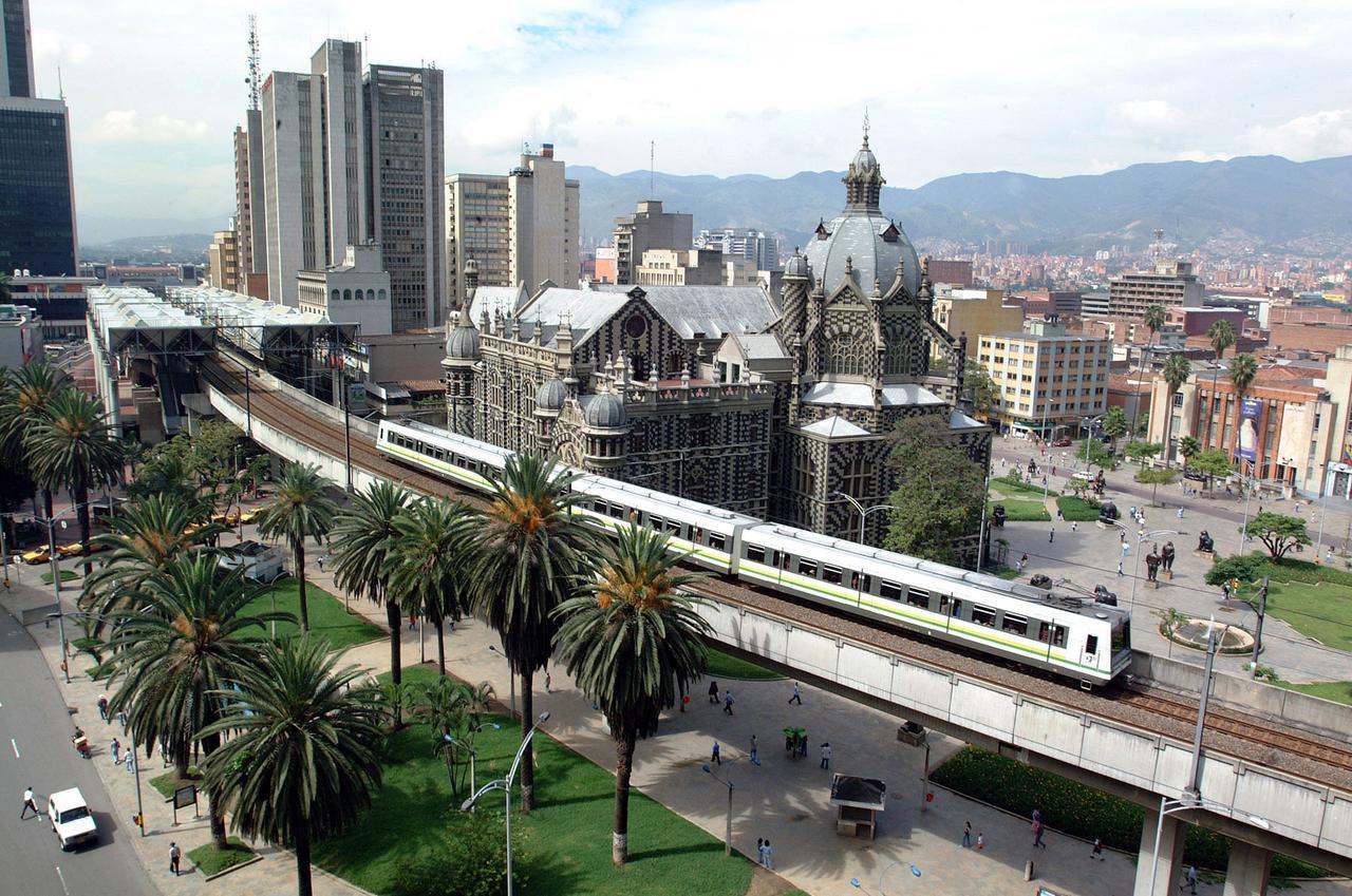 San Peter Apartments Medellín Exteriör bild